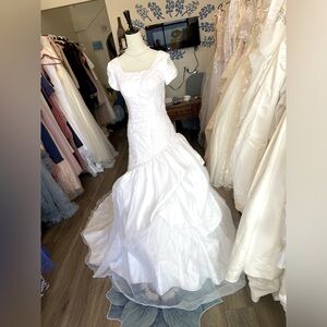 NWT Venus Wedding Dress